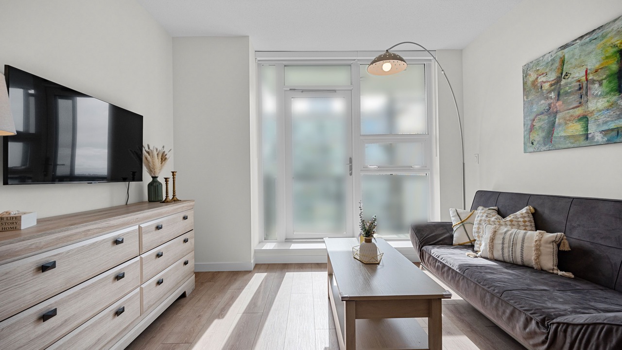 Photo of Livingroom in Richmond City Centre