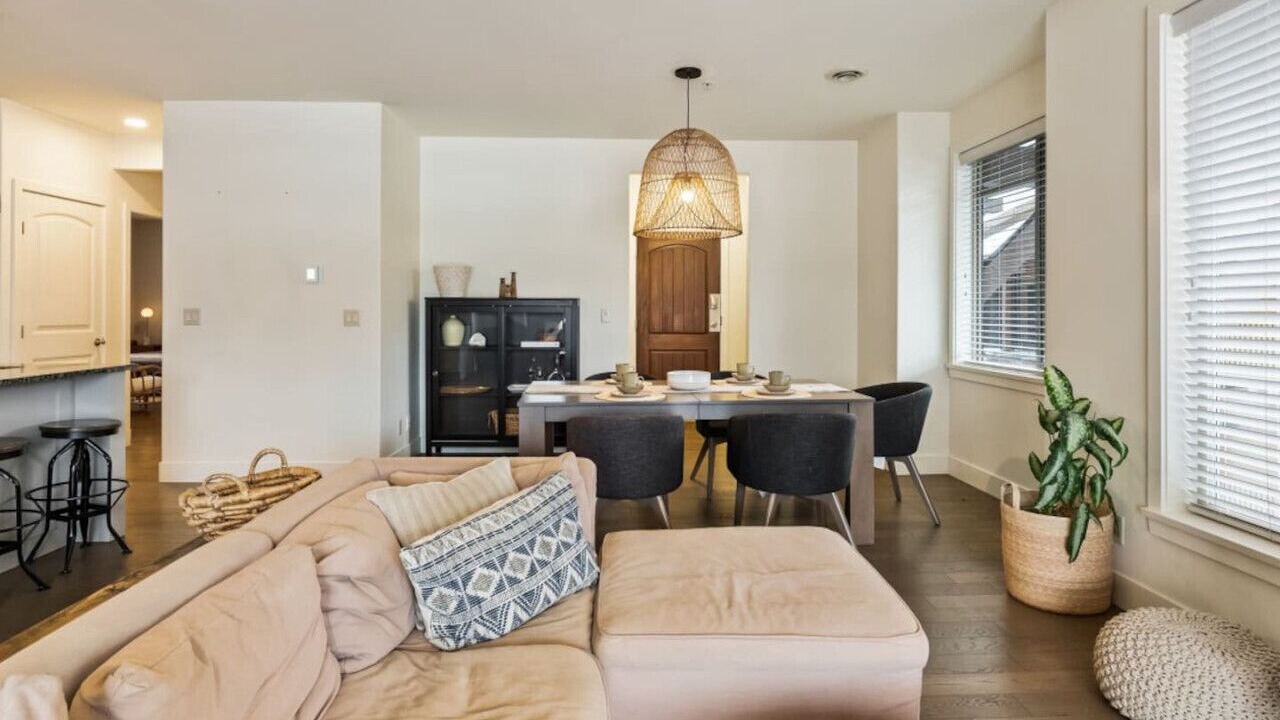 Photo of Livingroom in Westbank