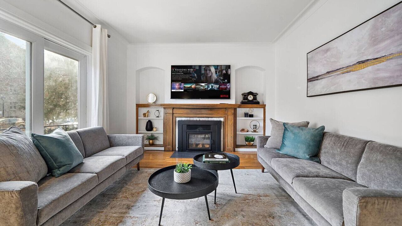 Photo of Livingroom in Cote-Des-Neiges—Notre-Dame-De-Grace