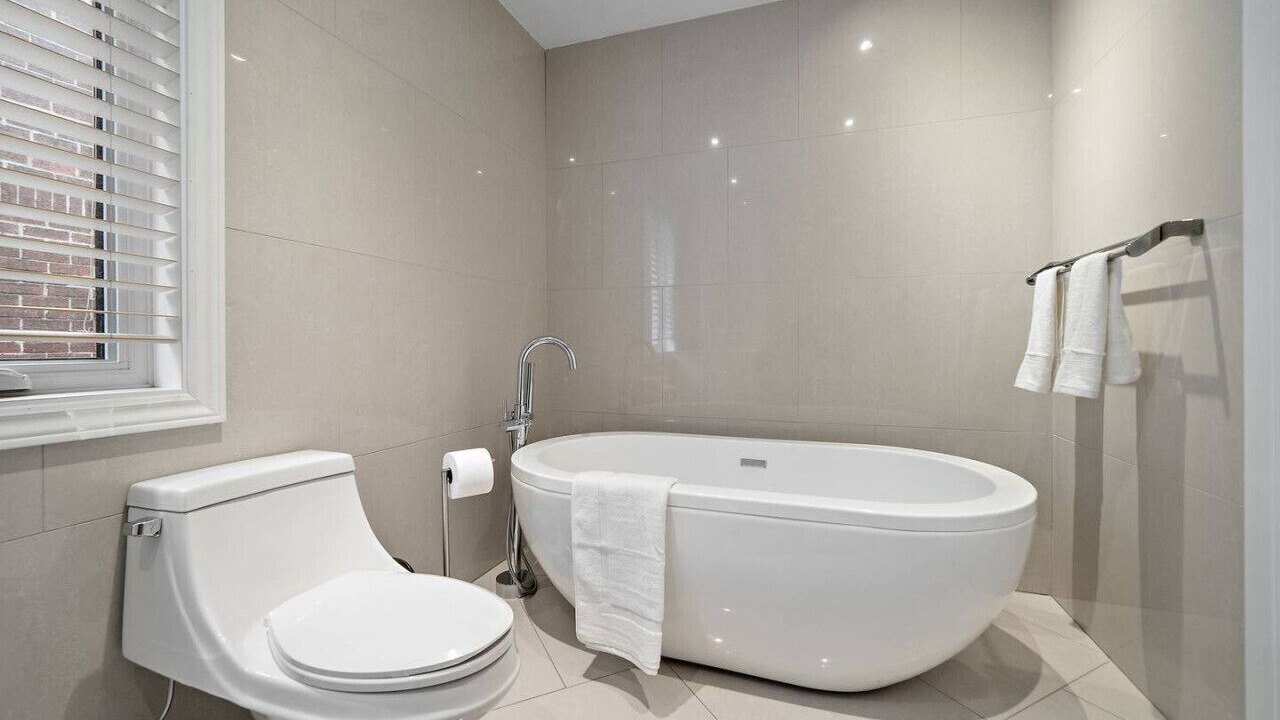 Photo of Bathroom in Cote-Des-Neiges—Notre-Dame-De-Grace