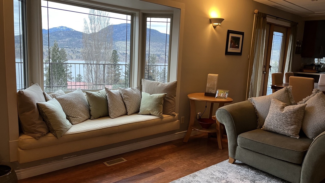 Photo of Livingroom in Okanagan-Similkameen