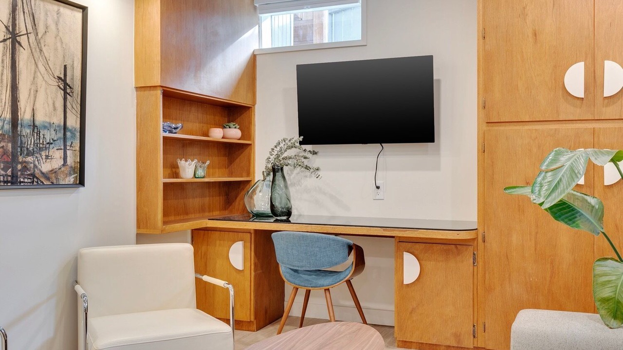 Photo of Livingroom in Northwest Calgary