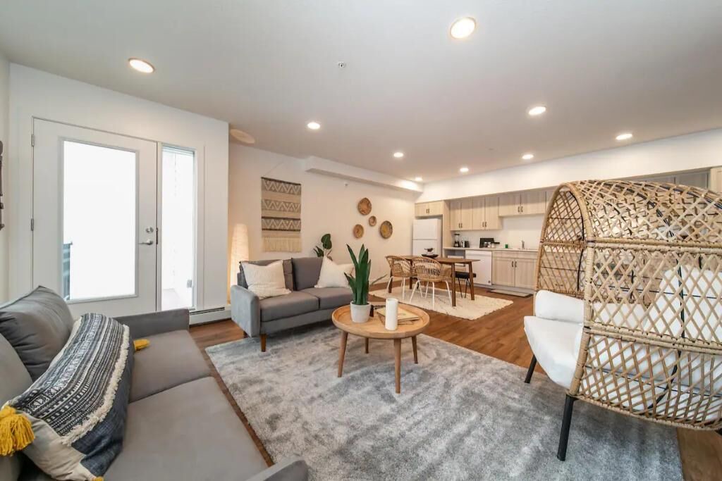 Photo of Livingroom in North Central Edmonton