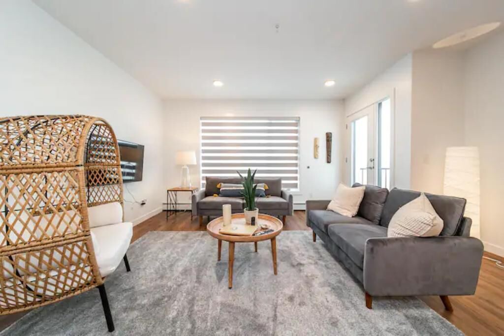Photo of Livingroom in North Central Edmonton