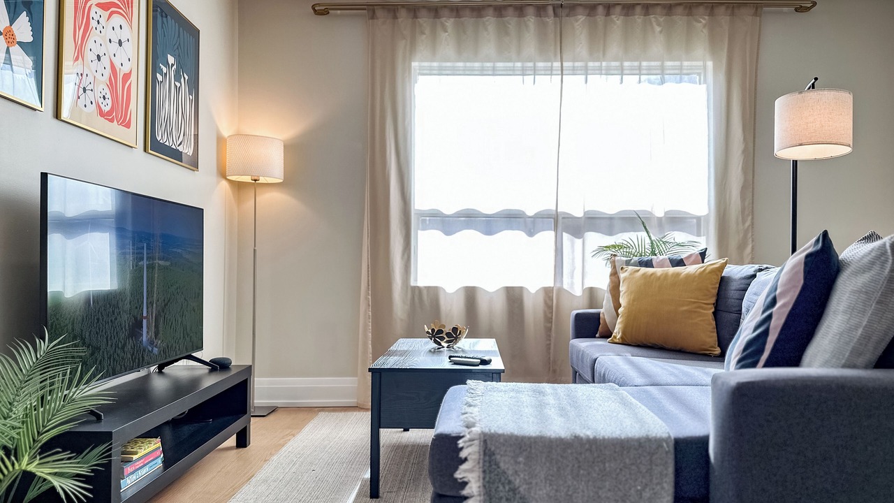 Photo of Livingroom in Leslieville
