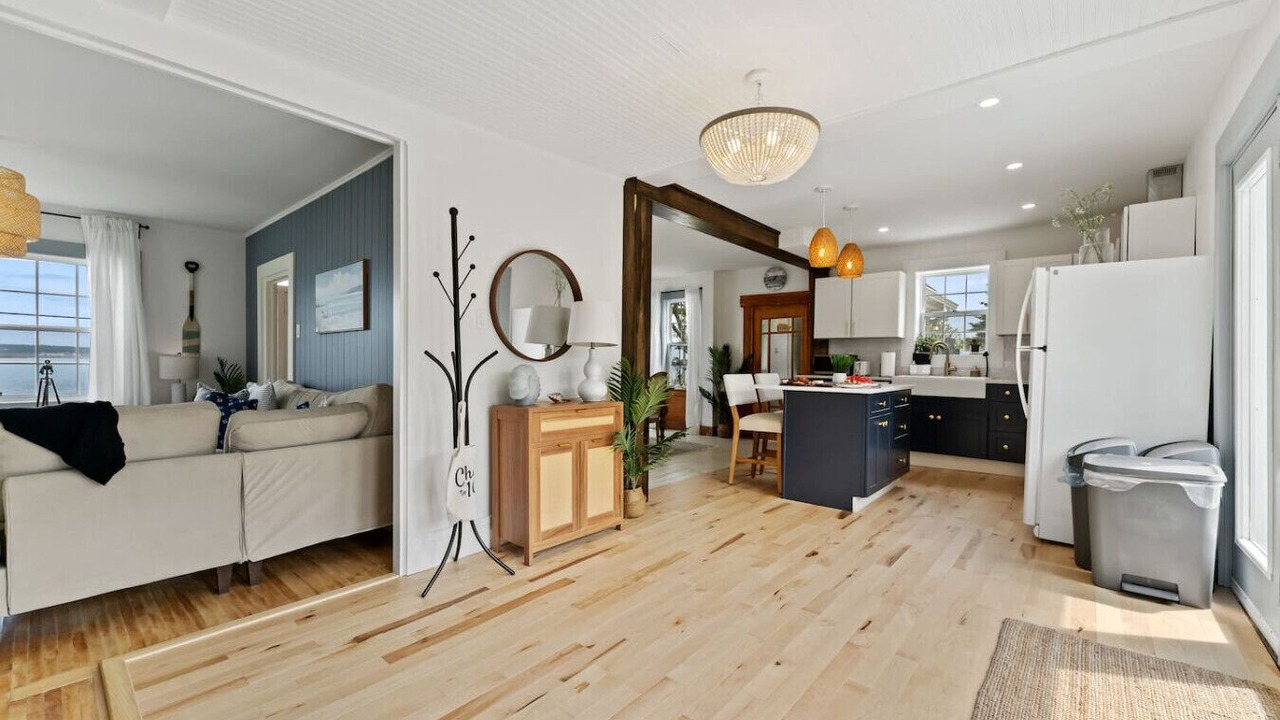 Photo of Livingroom in Lower Rose Bay