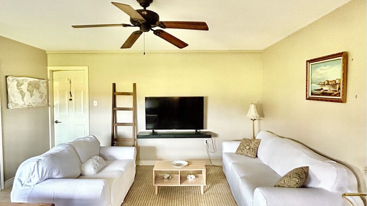 Photo of Livingroom in Jordan Station