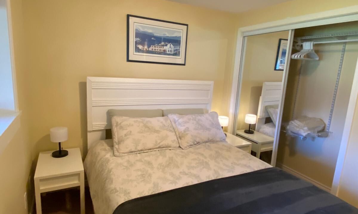 Photo of Bedroom in Colwood