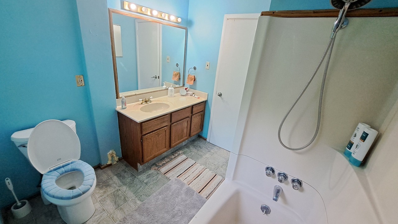 Photo of Bathroom in Valleyview