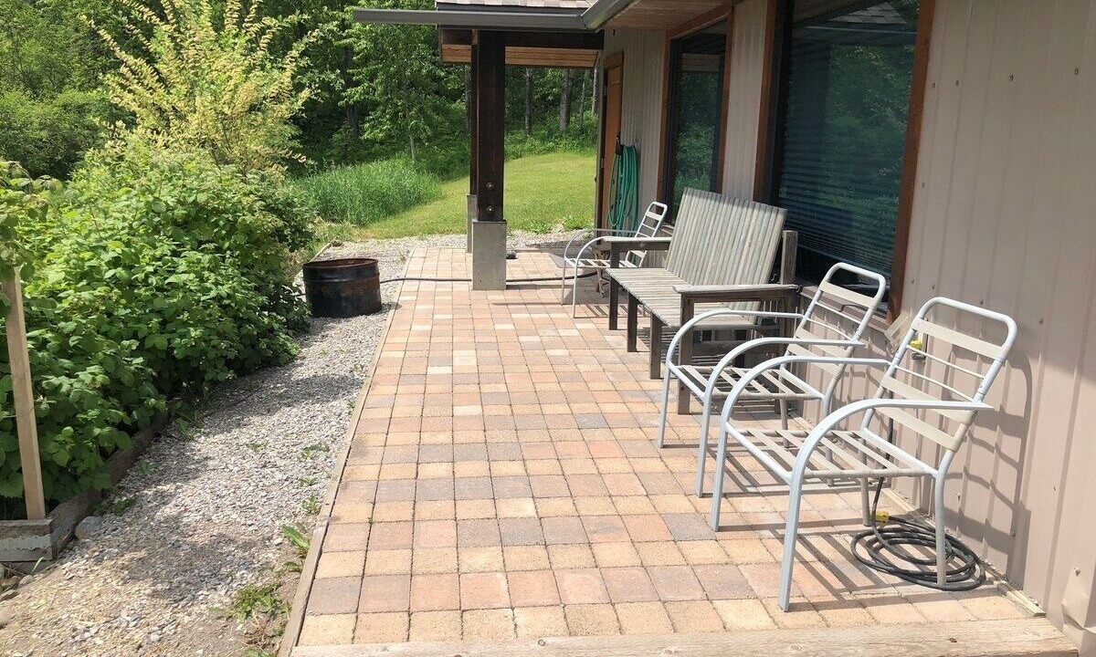 Photo of Patio Balcony in East Kootenay