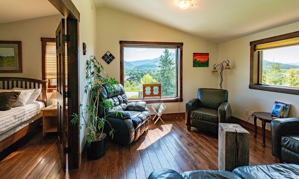 Photo of Livingroom in East Kootenay