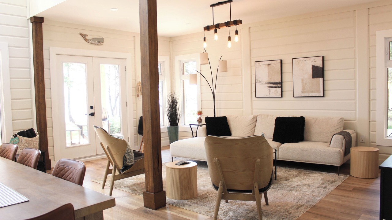 Photo of Livingroom in Charlotte's Shore
