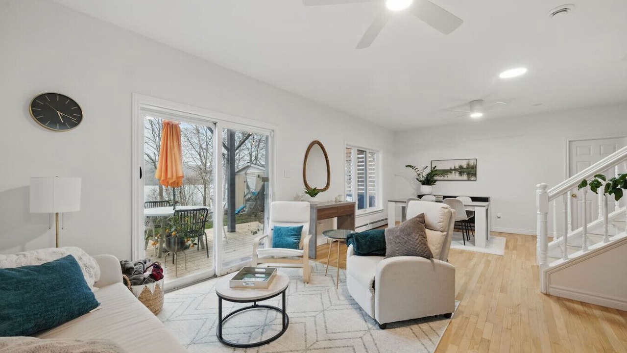 Photo of Livingroom in Fall River