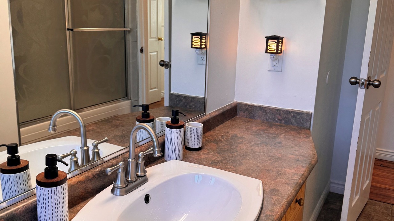 Photo of Bathroom in Delta