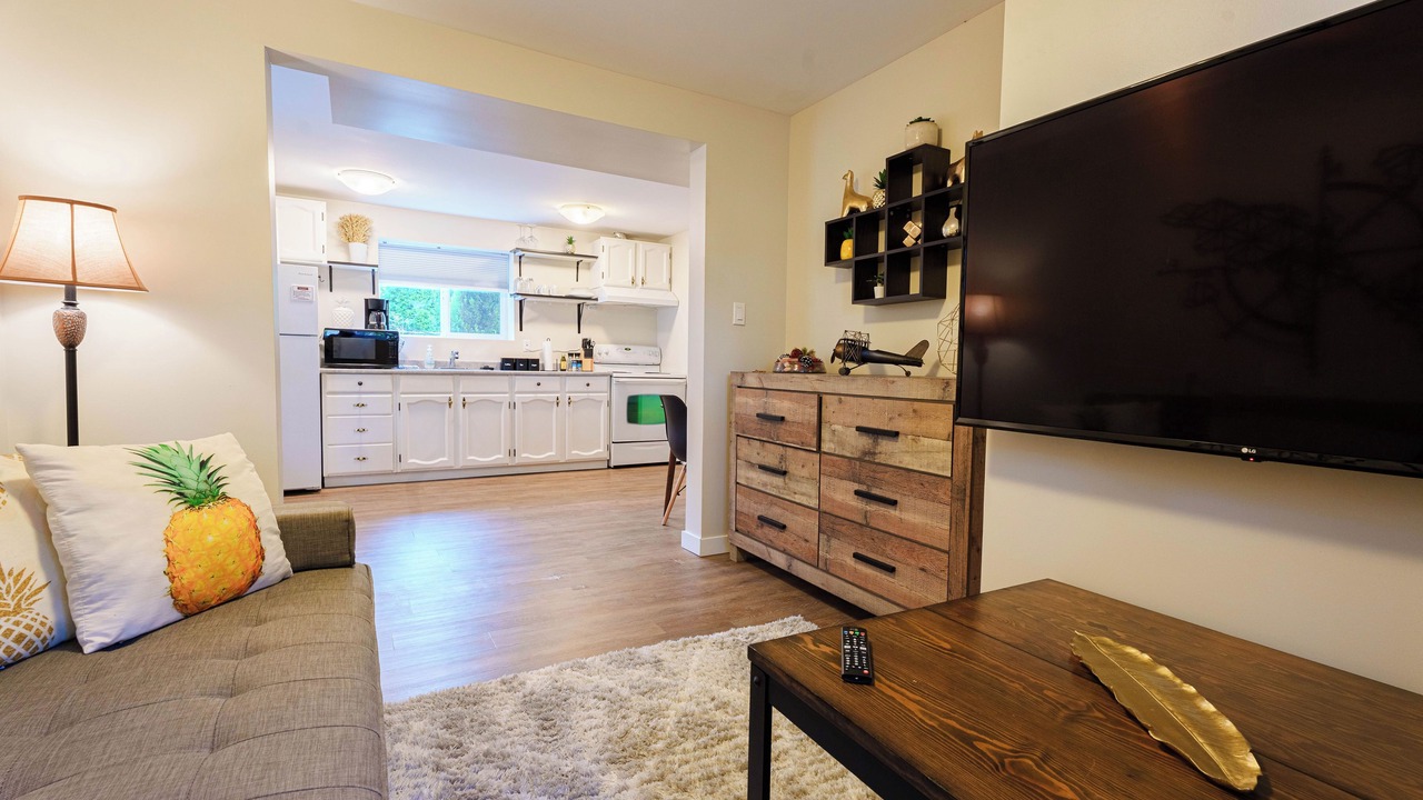 Photo of Livingroom in Departure Bay