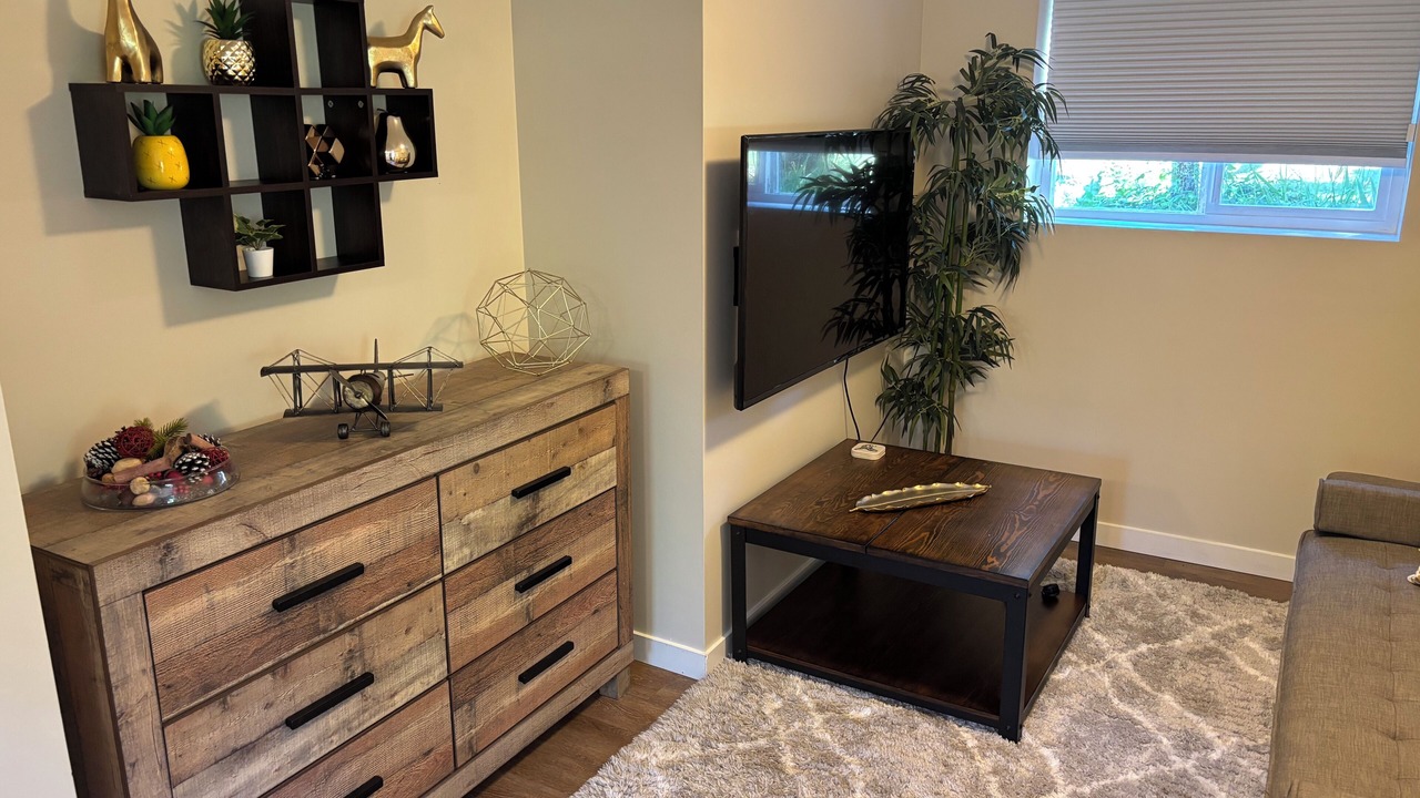 Photo of Livingroom in Departure Bay