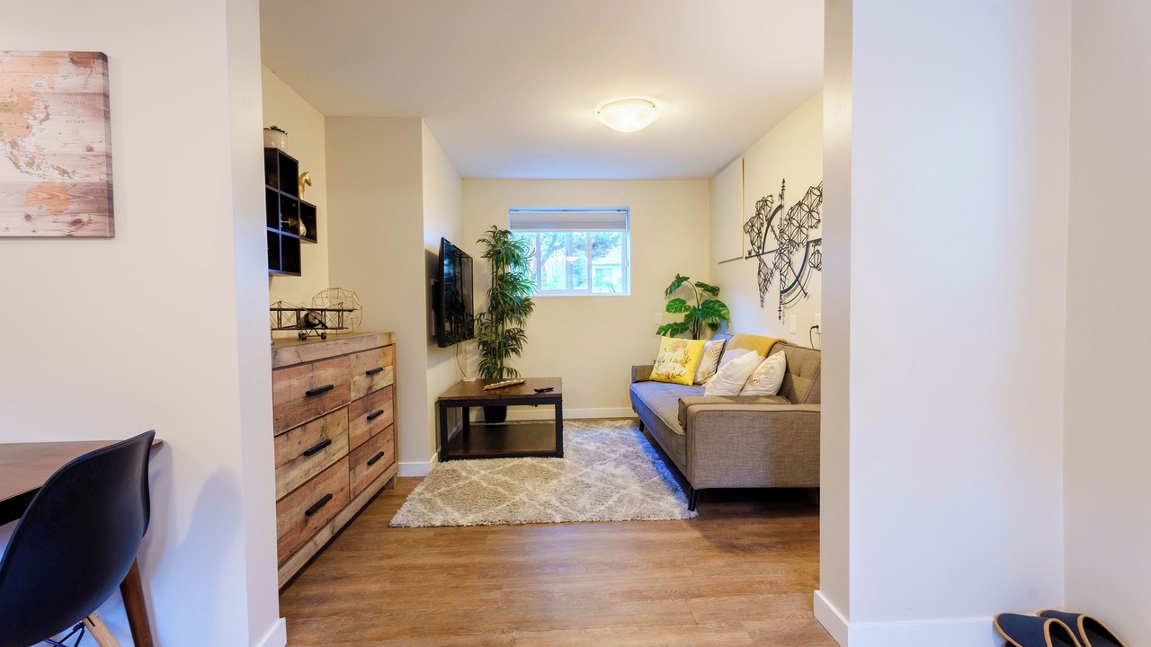 Photo of Livingroom in Departure Bay