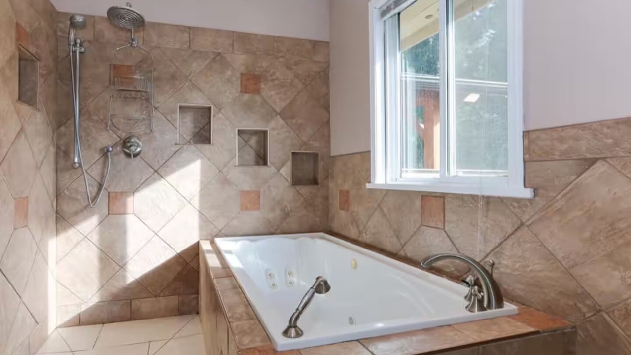 Photo of Bathroom in Garibaldi Highlands