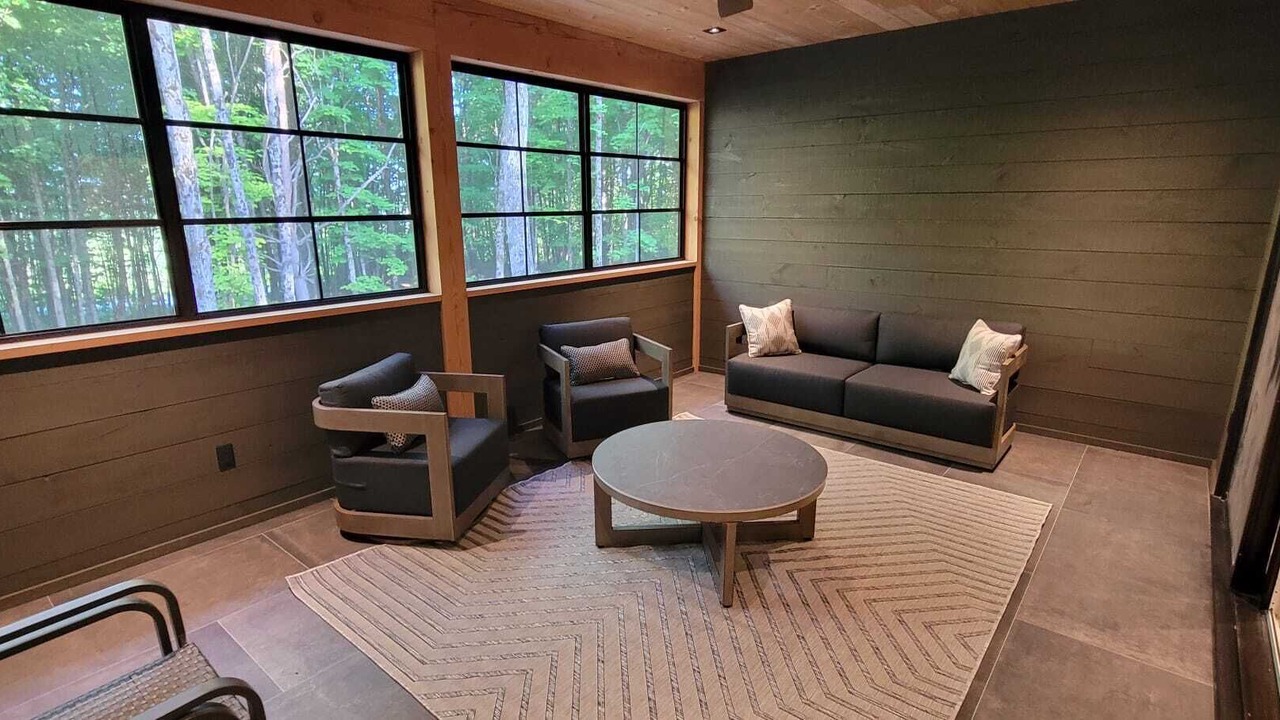 Photo of Livingroom in Lake of Bays