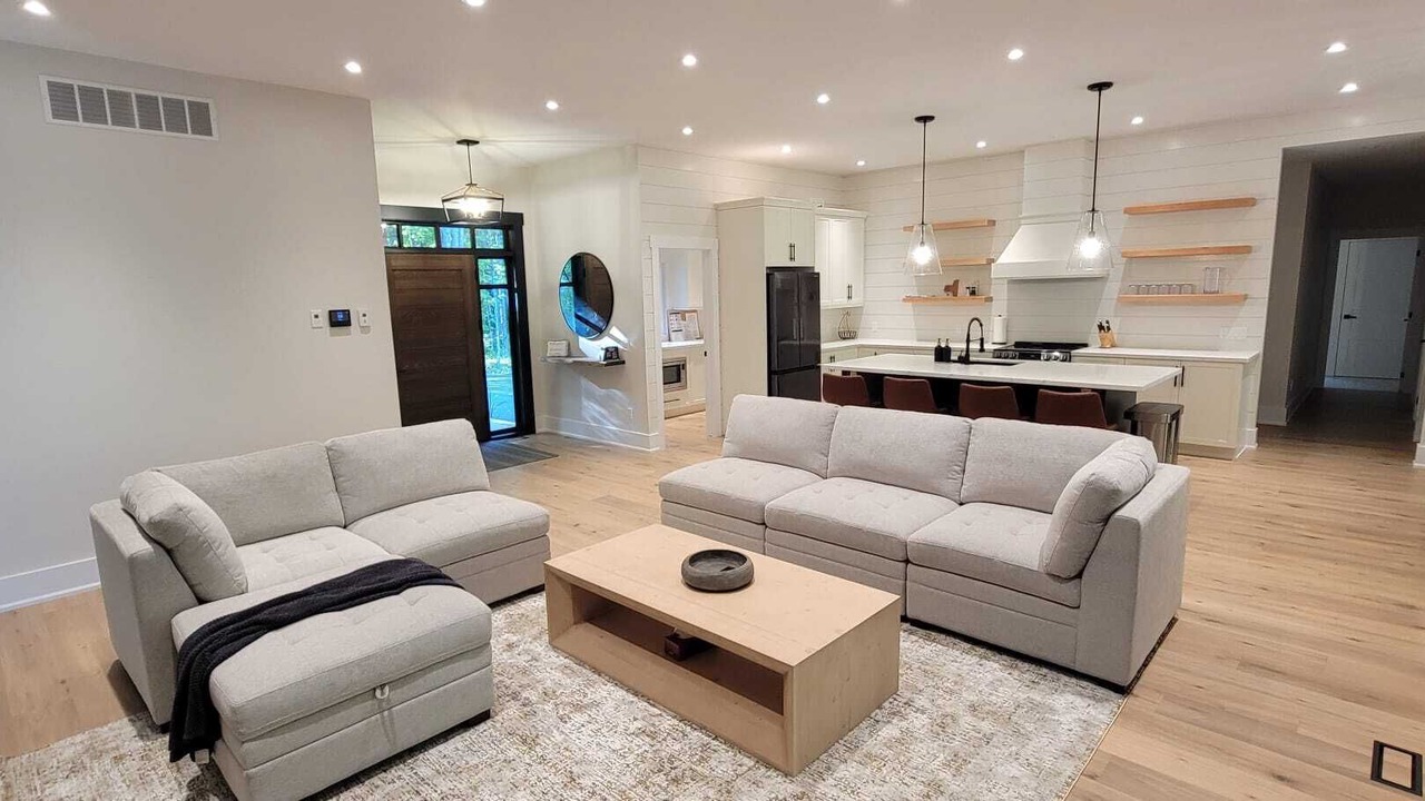 Photo of Livingroom in Lake of Bays
