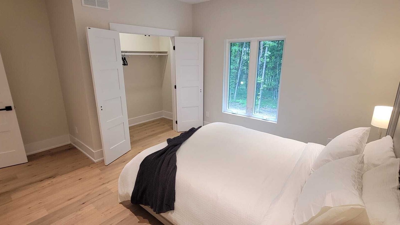 Photo of Bedroom in Lake of Bays