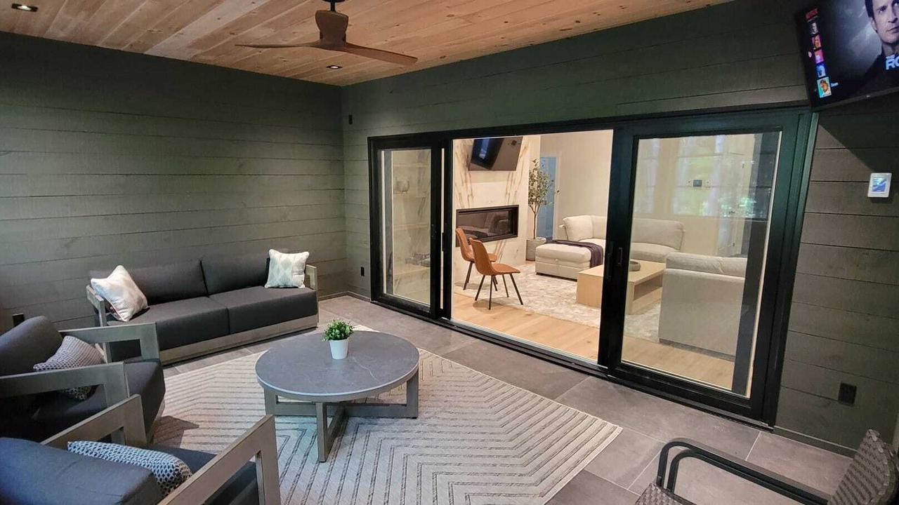 Photo of Livingroom in Lake of Bays