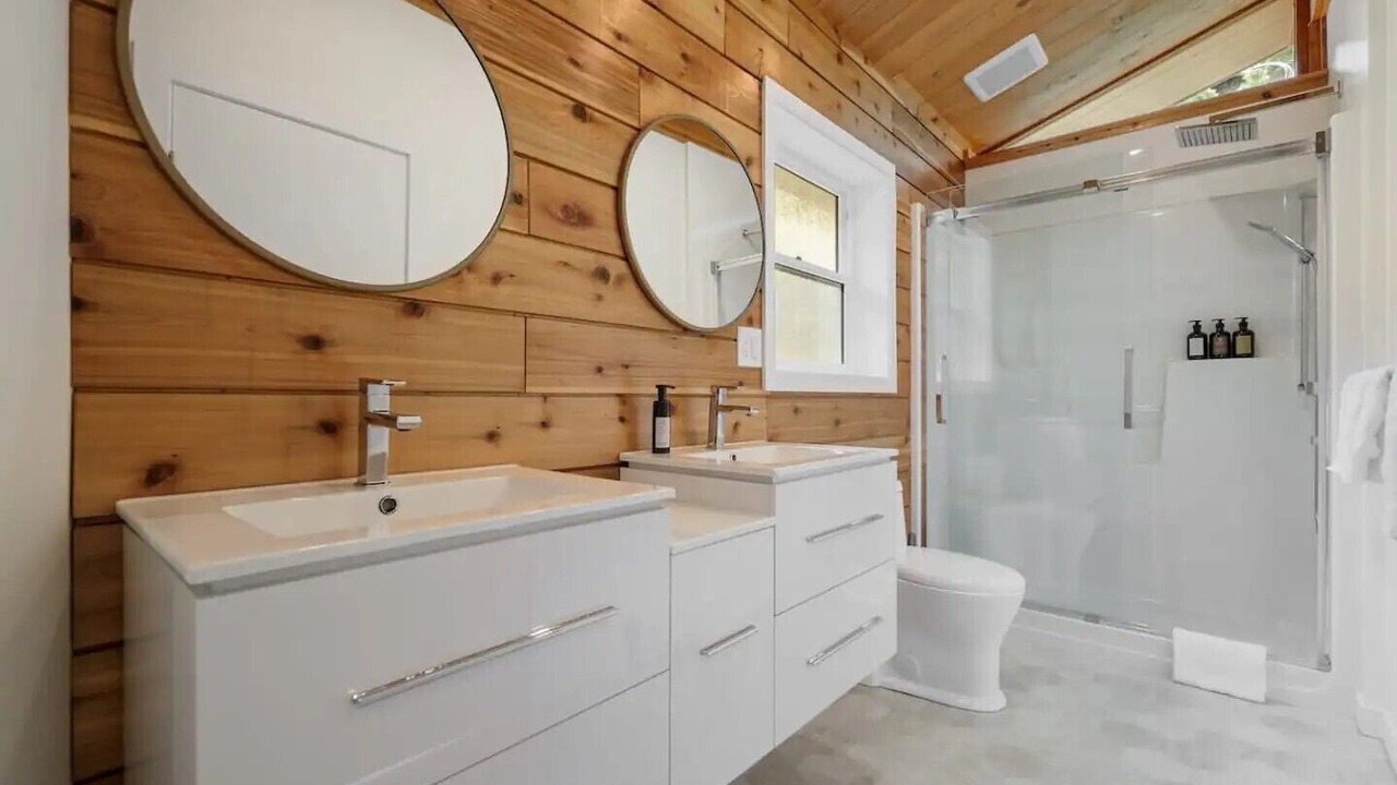 Photo of Bathroom in Regional District of Nanaimo