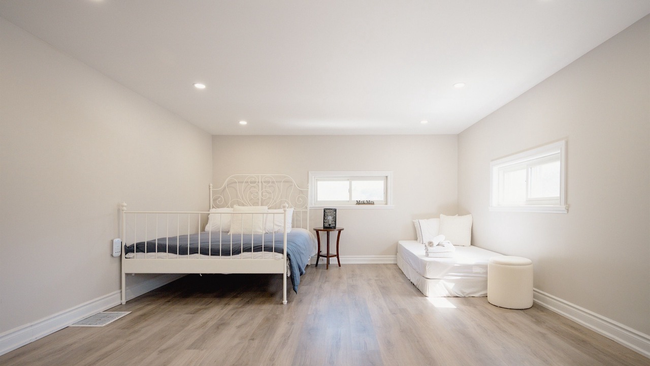 Photo of Bedroom in Whitney