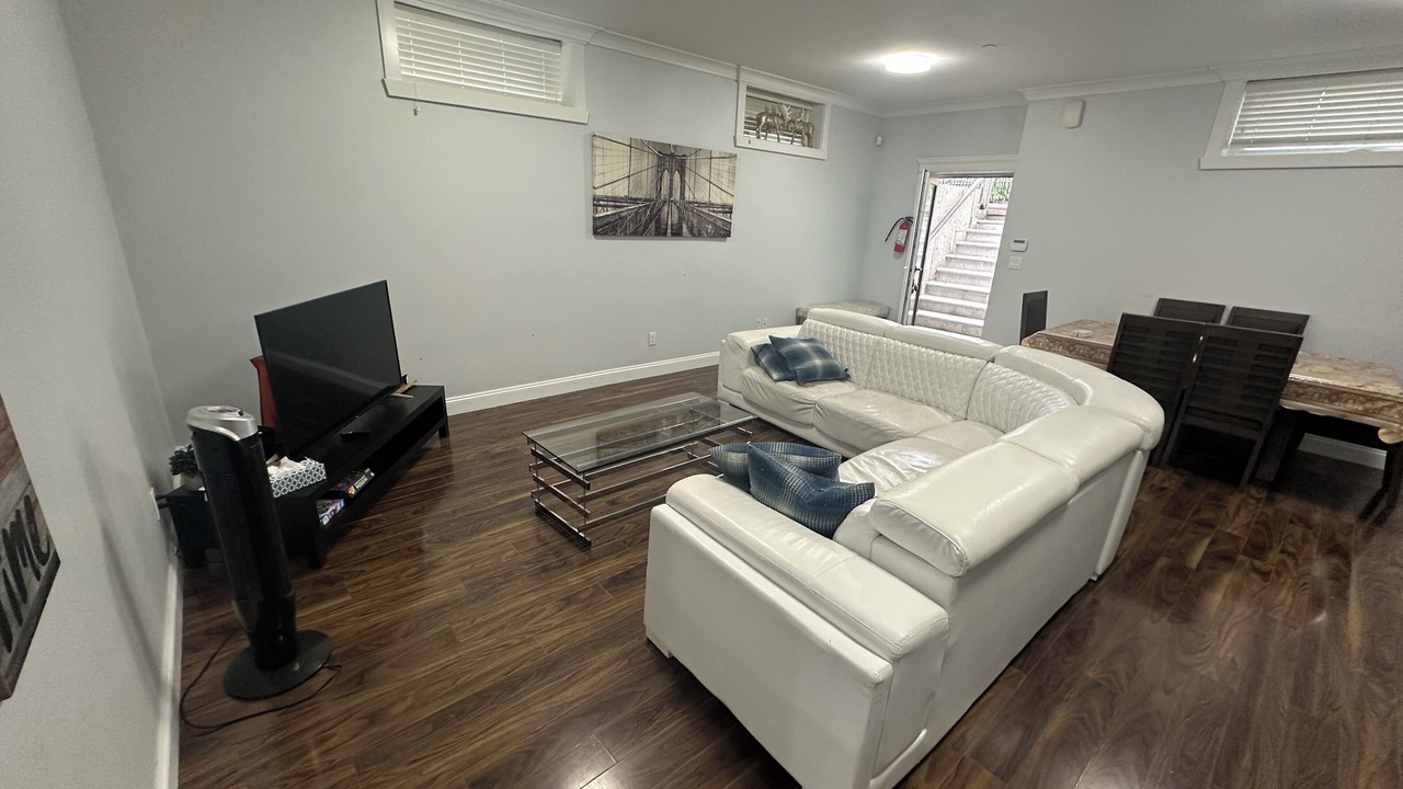 Photo of Livingroom in Fraserview