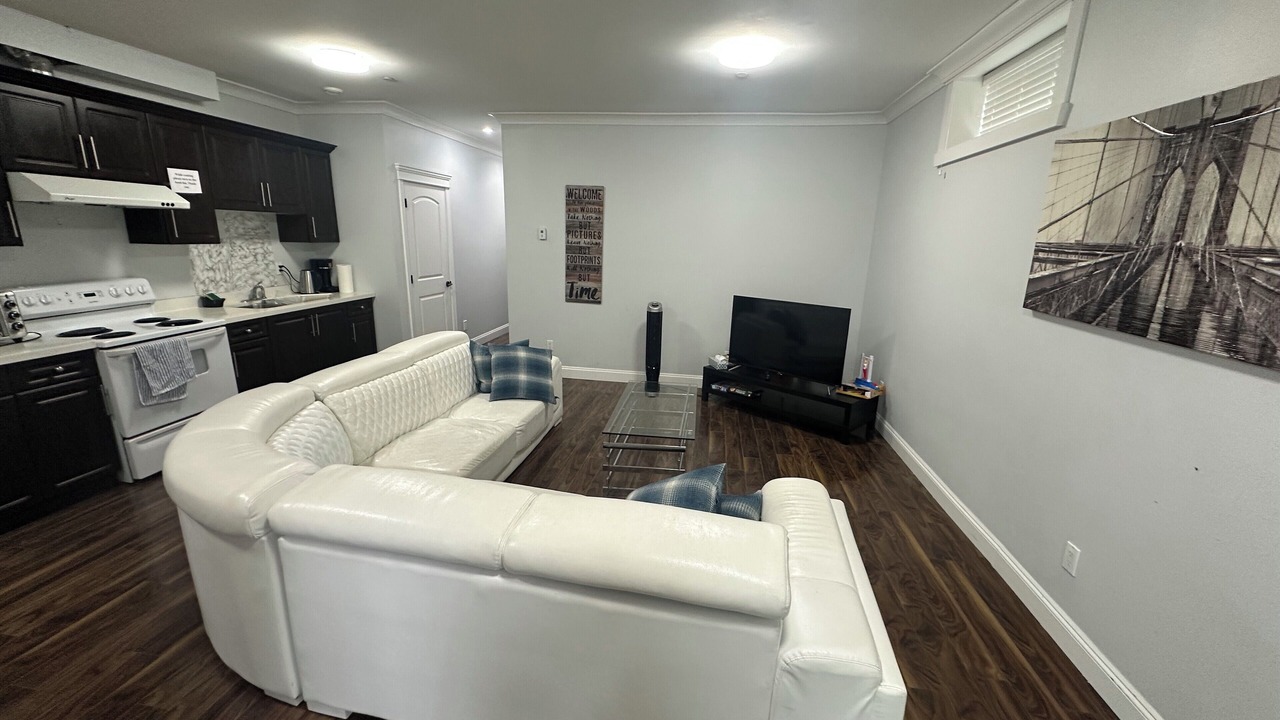 Photo of Livingroom in Fraserview