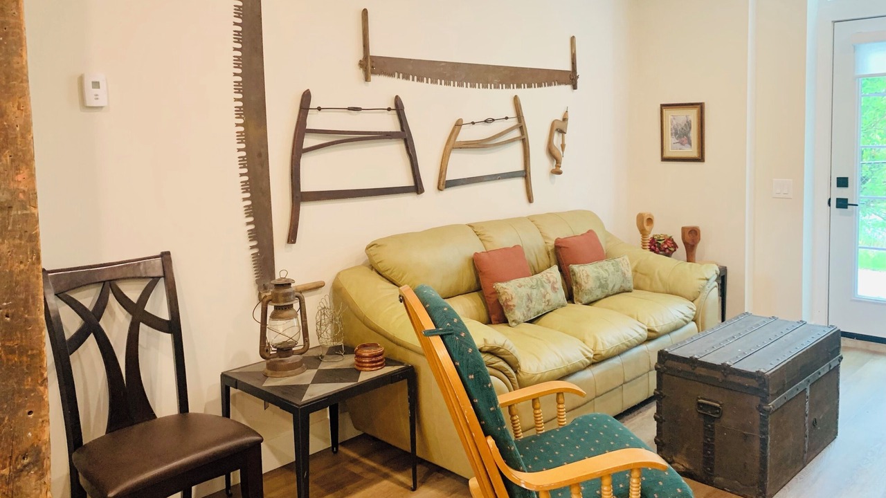 Photo of Livingroom in Burk's Falls