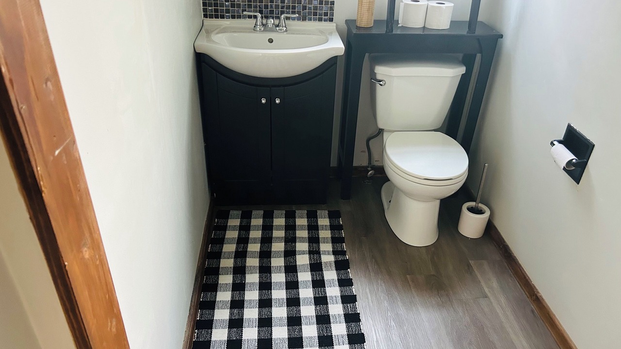 Photo of Bathroom in Courtenay