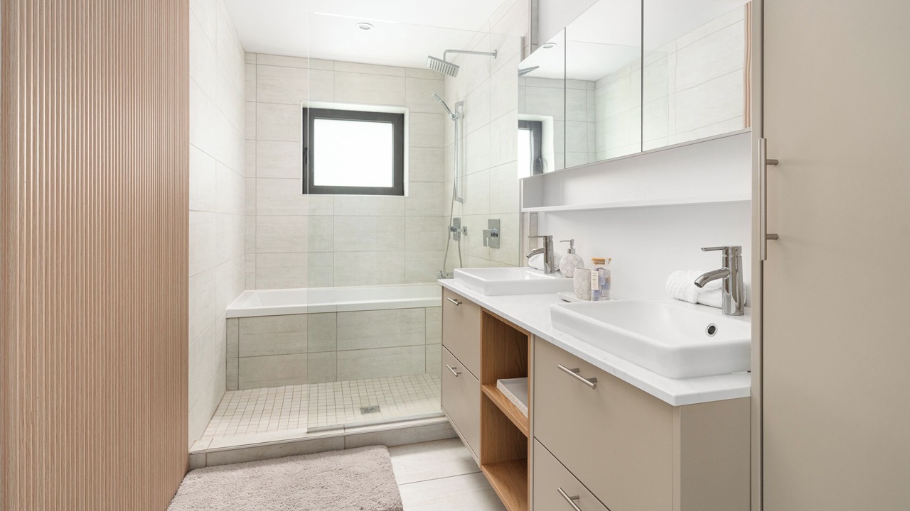 Photo of Bathroom in Laval