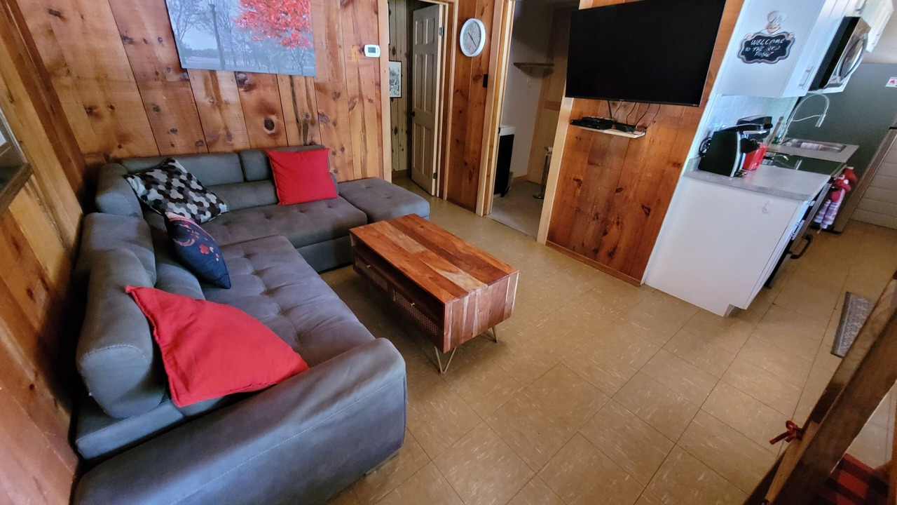 Photo of Livingroom in Petawawa