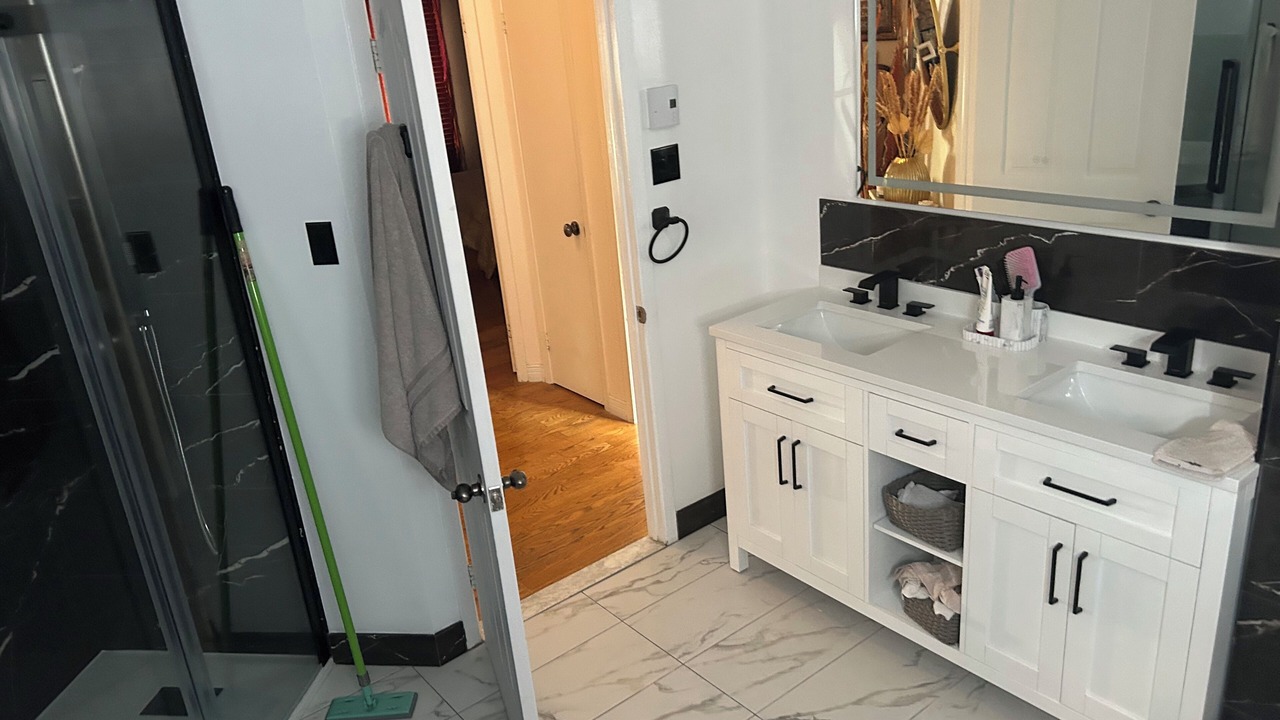 Photo of Bathroom in Fabreville