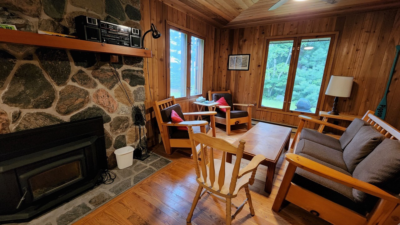 Photo of Livingroom in Dysart et al