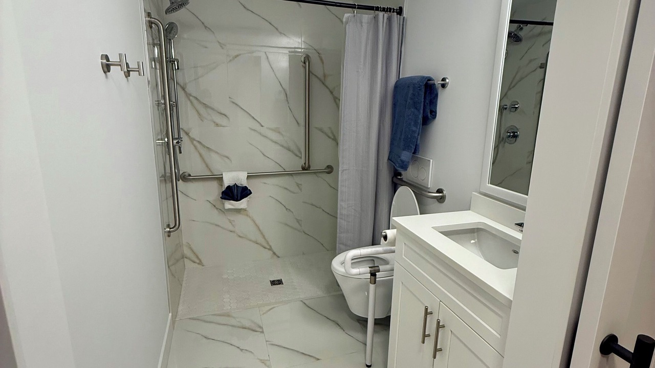 Photo of Bathroom in Lillooet