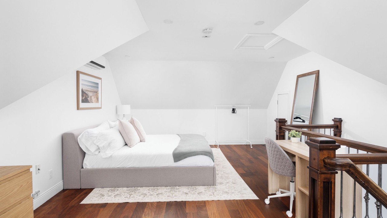 Photo of Bedroom in Boisbriand