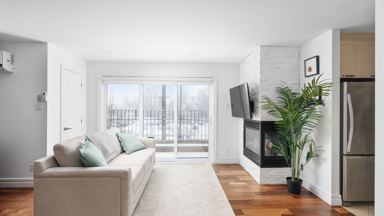 Photo of Livingroom in Boisbriand