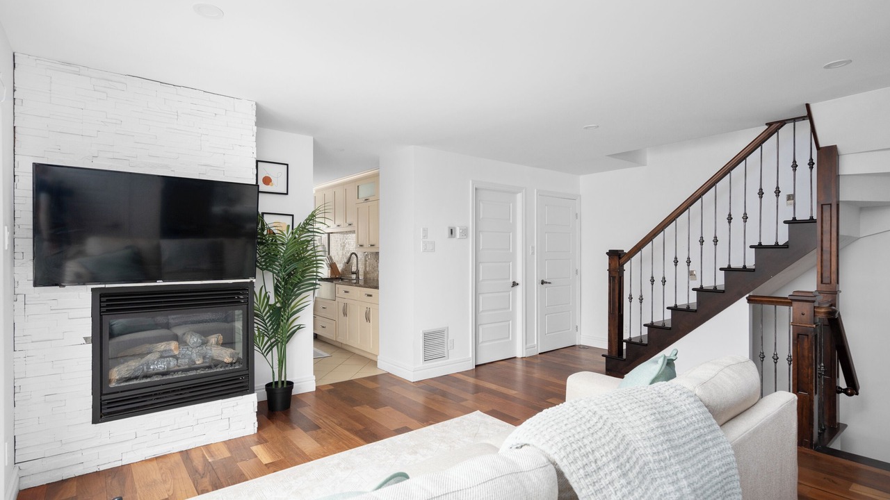 Photo of Livingroom in Boisbriand