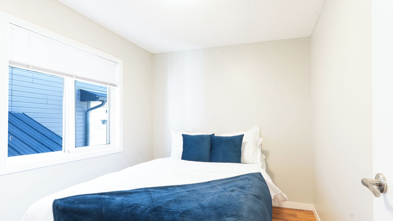 Photo of Bedroom in Evanston
