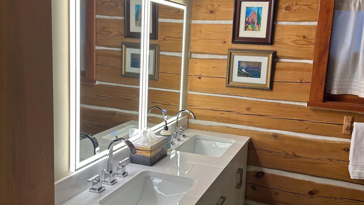 Photo of Bathroom in Mayne Island