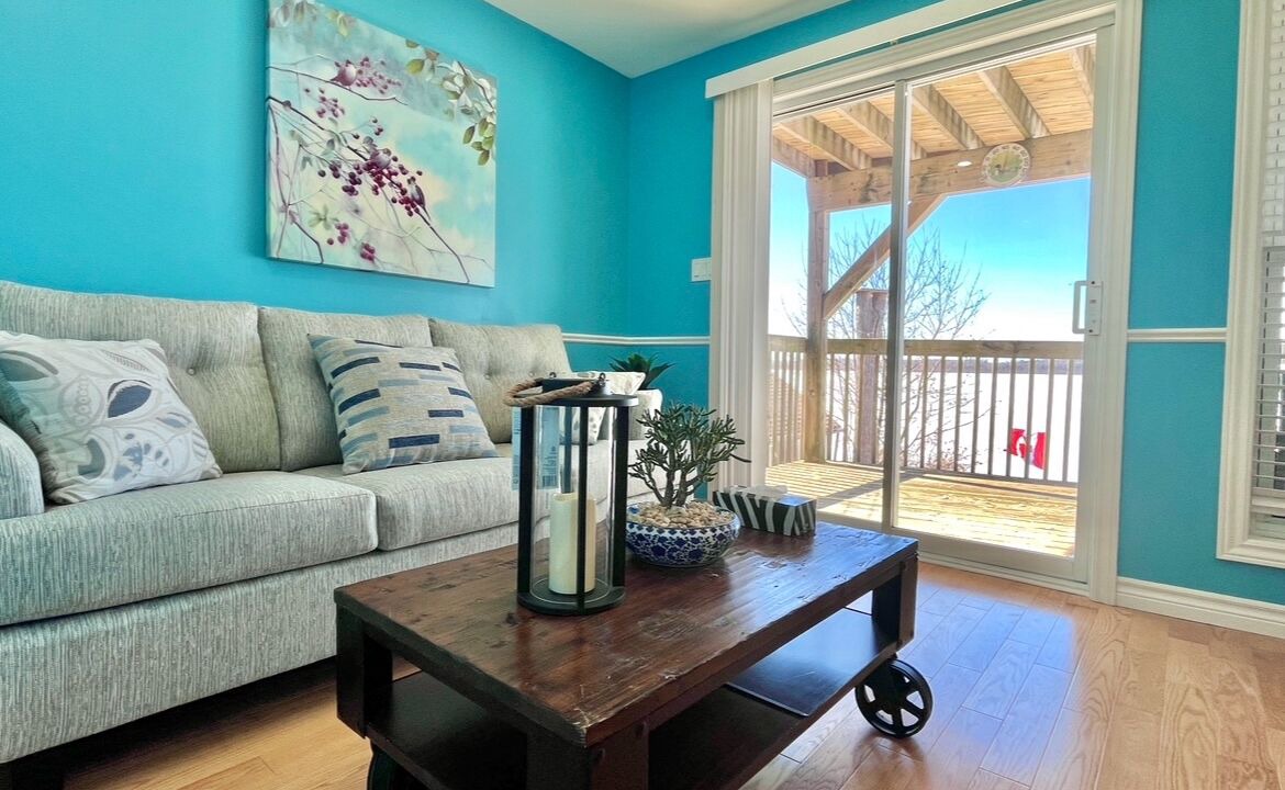 Photo of Livingroom in Scugog