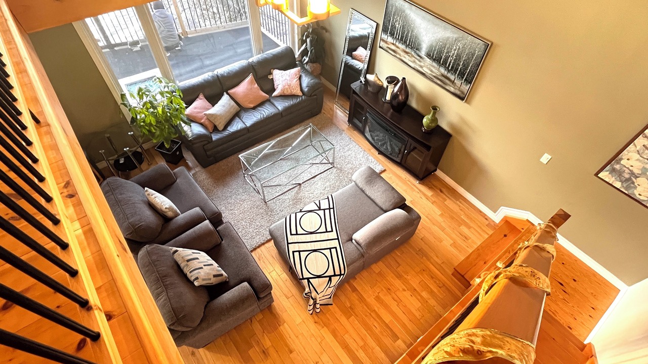 Photo of Livingroom in Scugog