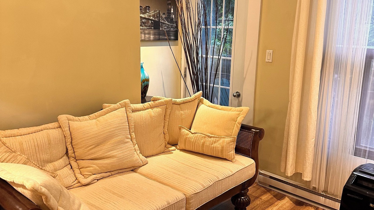Photo of Livingroom in Dorval