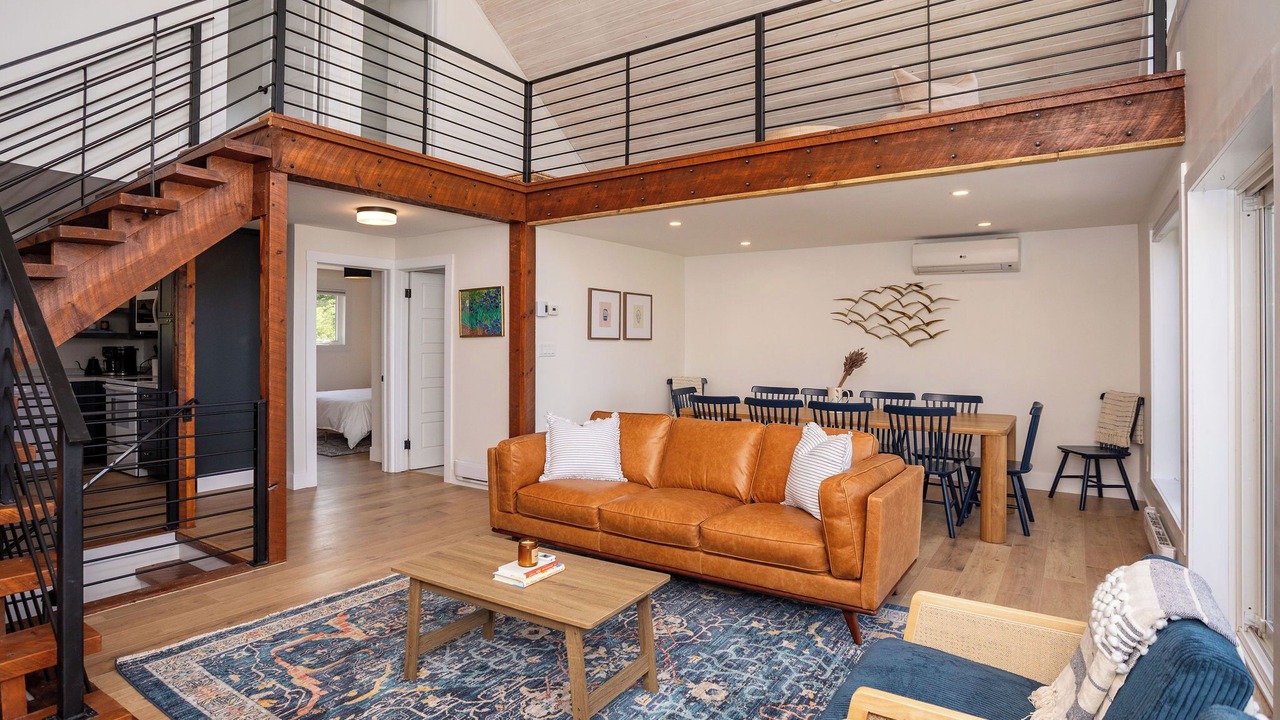 Photo of Livingroom in Canoe Cove