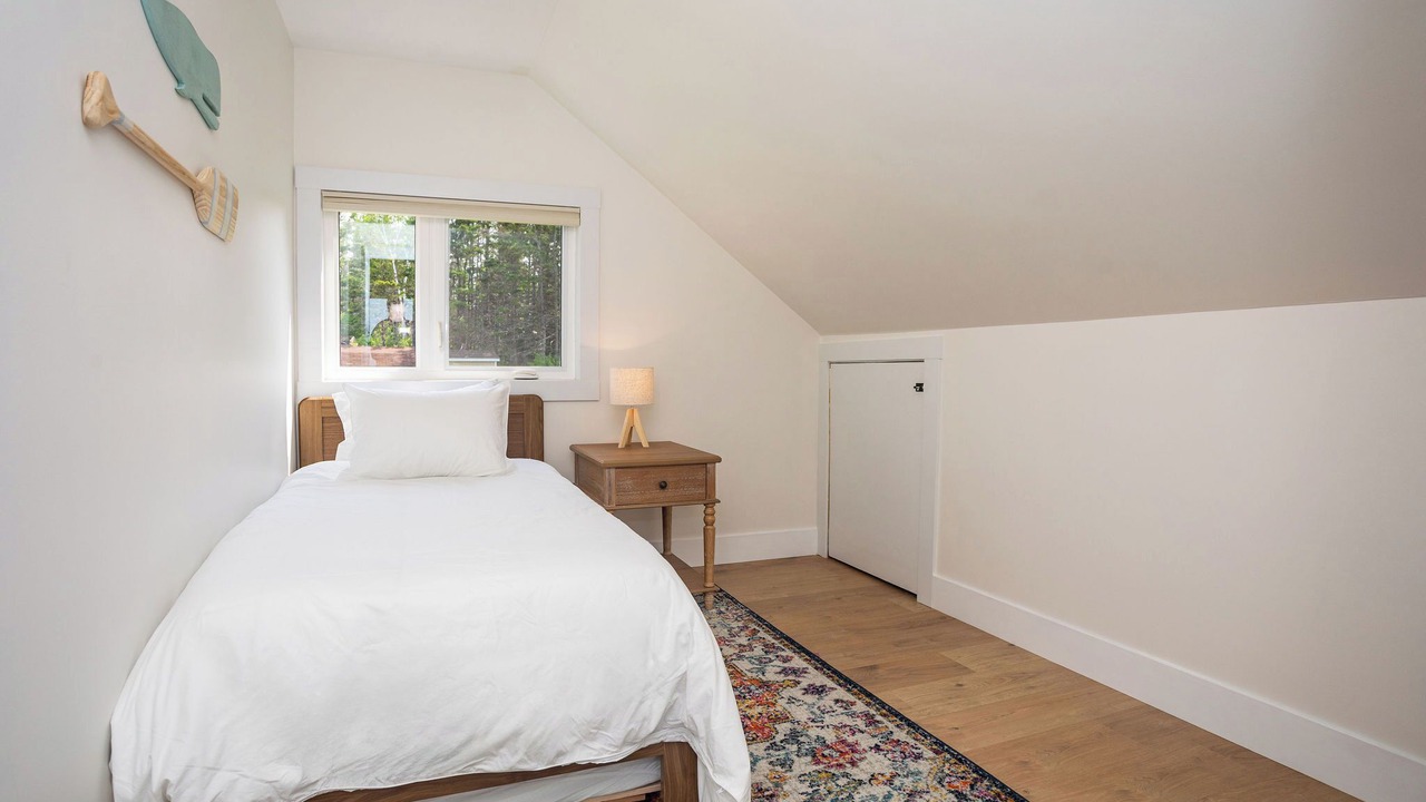 Photo of Bedroom in Canoe Cove