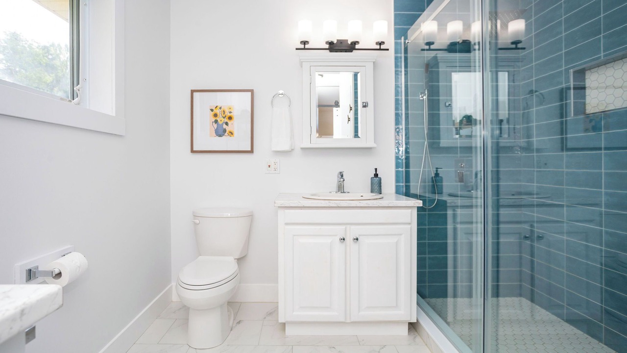 Photo of Bathroom in Canoe Cove