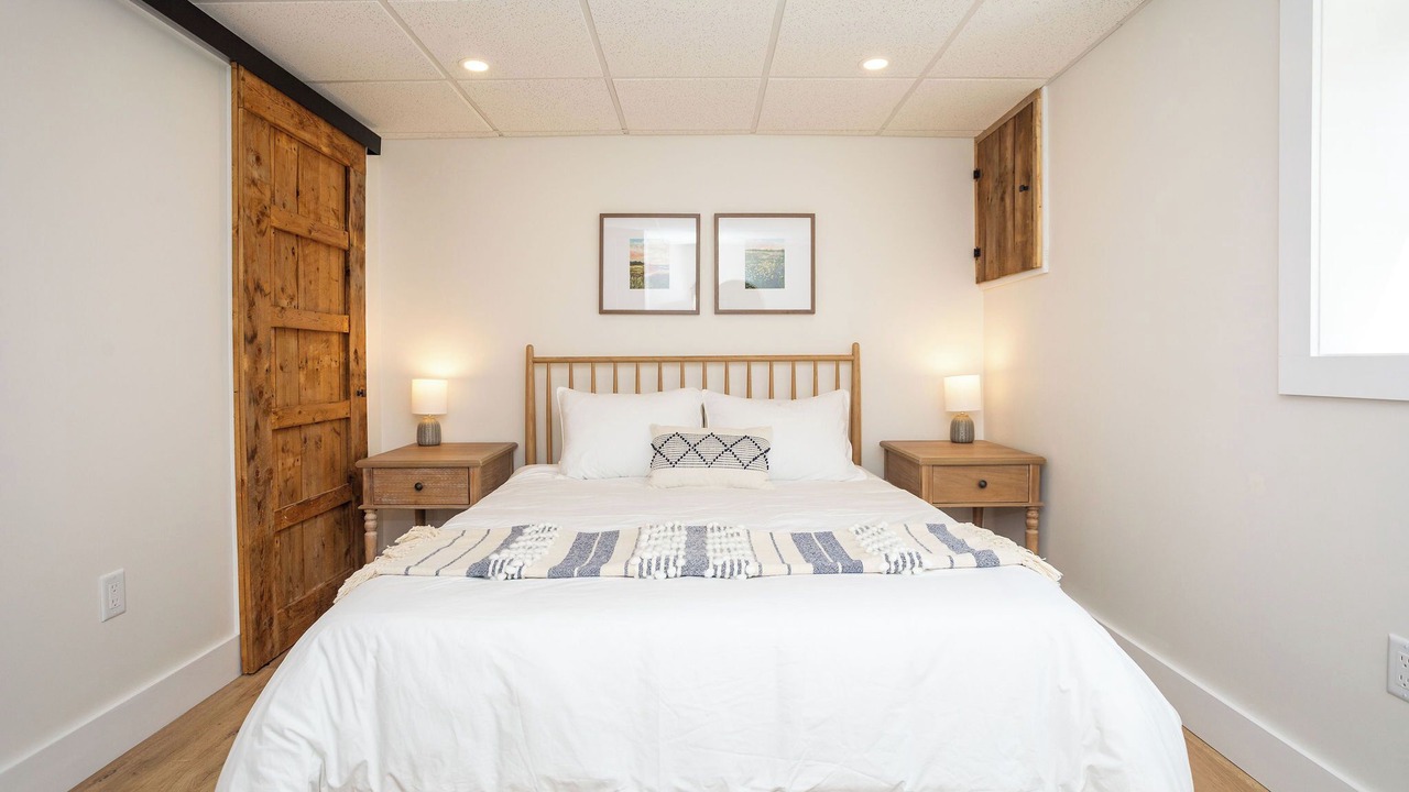 Photo of Bedroom in Canoe Cove