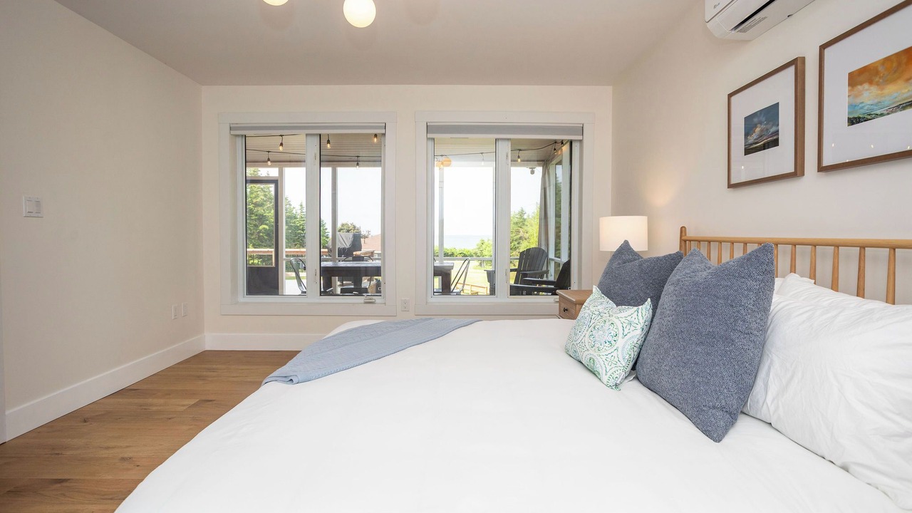 Photo of Bedroom in Canoe Cove